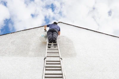 Peinture extérieure au Latet — façades et ravalement