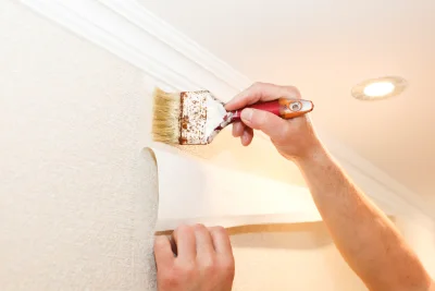 Pose de papier peint au Latet — revêtements muraux et toiles de verre